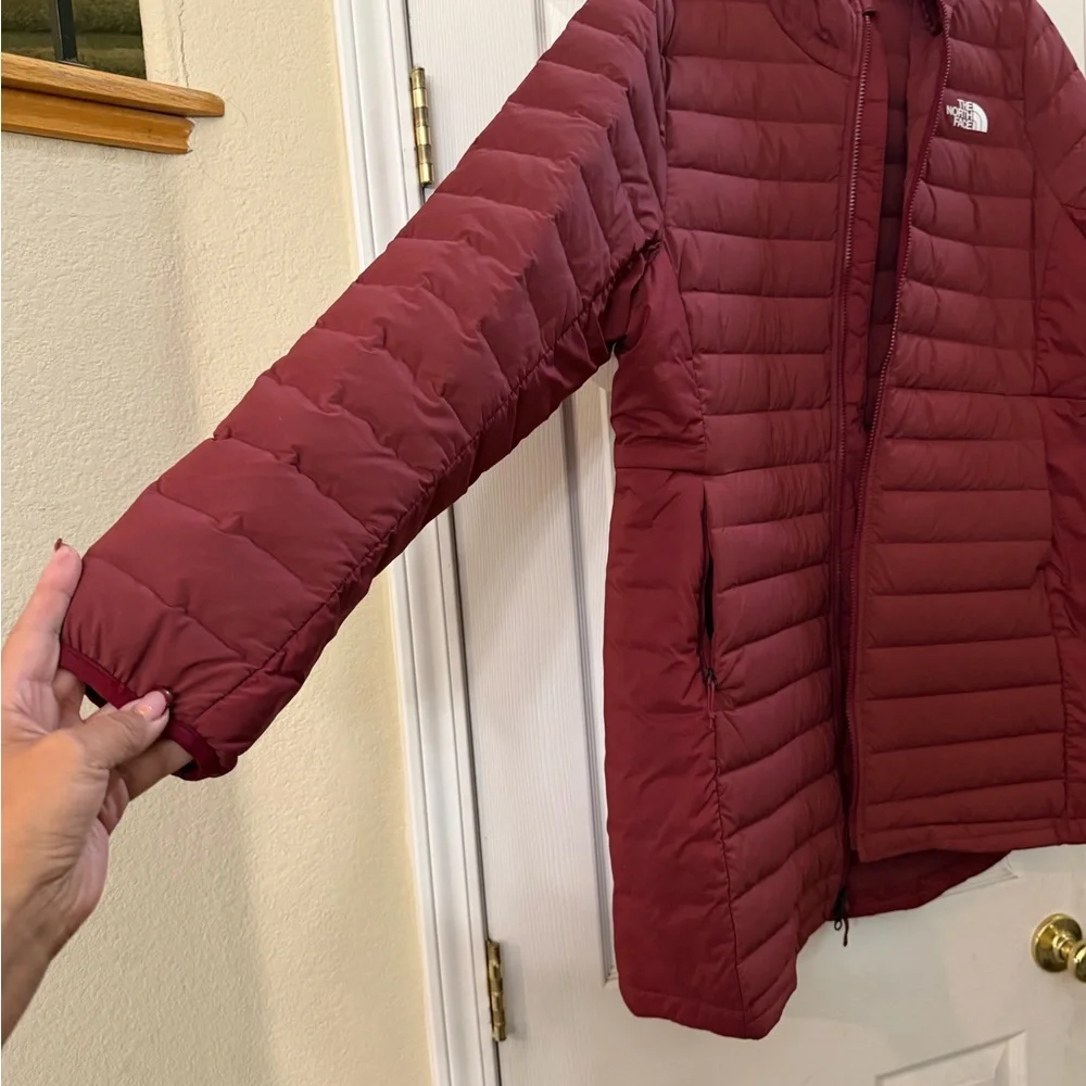 The North Face Puffer Jacket - Picture 3 of 9